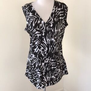 New! Jones New York large cross over sleeveless top.
